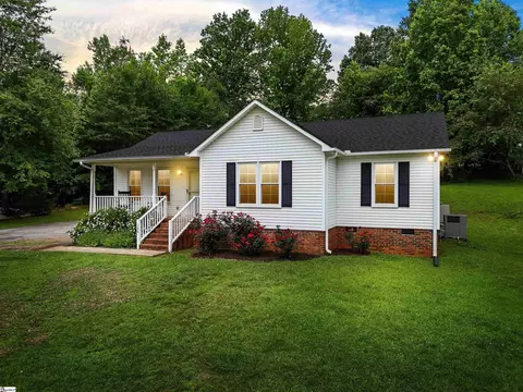 145 Hillside Cir, Easley, SC 29640 photo 1