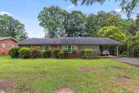 111 Amber Dr, Greenville, SC 29607