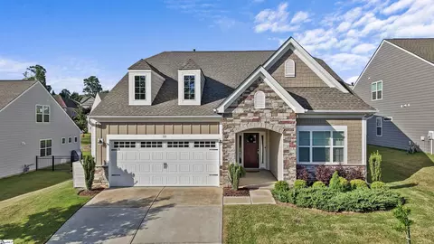 133 Double Crest Dr, Taylors, SC 29687