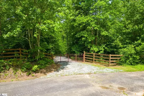 105 Sidari Dr, Pickens, SC 29671