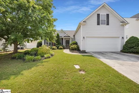 415 Plamondon Dr, Simpsonville, SC 29680