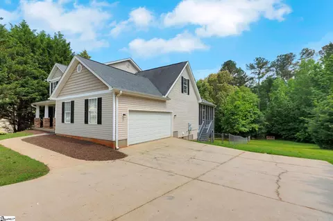 4 Dade Ct, Taylors, SC 29687