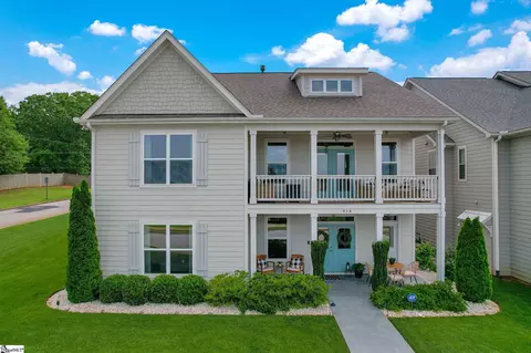 914 Blue Moon St, Taylors, SC 29687