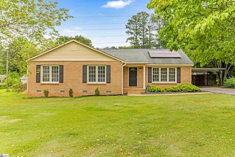 109 Driftway Pl, Spartanburg, SC 29301