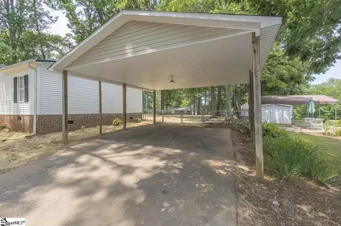 207 Shade Tree Cir, Easley, SC 29640 photo 4