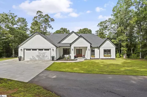 427 Lynn Rd, Taylors, SC 29687