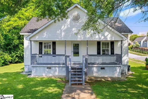 15 Blake St, Greenville, SC 29605