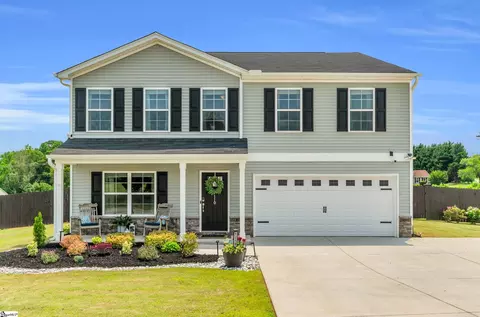 7110 Luna Mae Ct, Boiling Springs, SC 29316