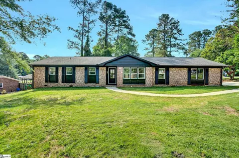 200 Ladbroke Rd, Greenville, SC 29615