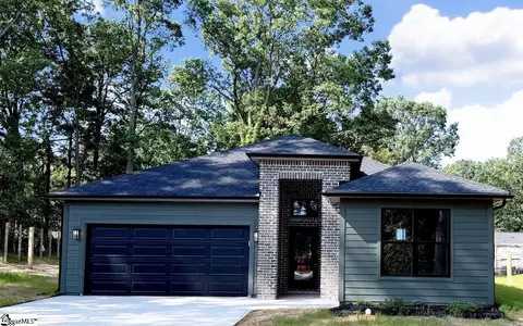 4 Sheffield Ln, Taylors, SC 29687