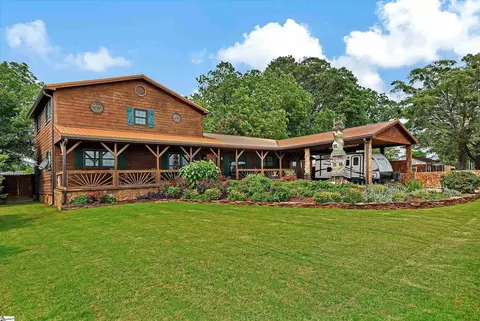 101 Myrtle St, Lavonia, GA 30553