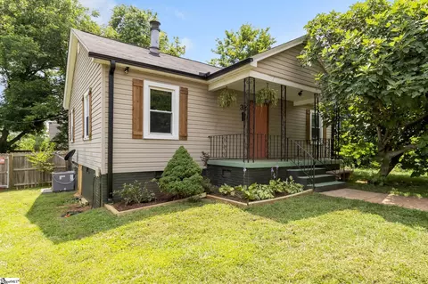 32 2nd Ave, Greenville, SC 29609