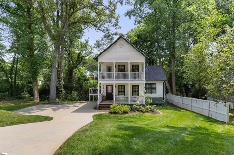 147 Blythe Dr, Greenville, SC 29605