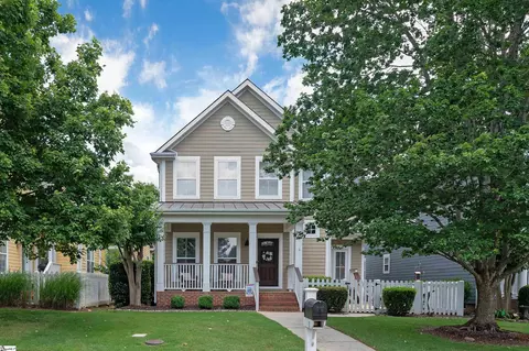 11 Valcourt Cir, Simpsonville, SC 29680