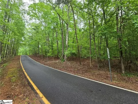 501 N Arrowhead Dr, Westminster, SC 29693