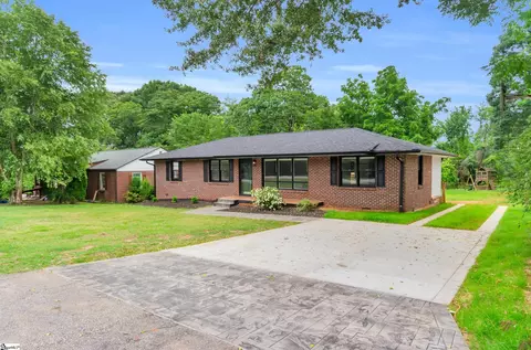 109 Leland Cir, Greenville, SC 29617