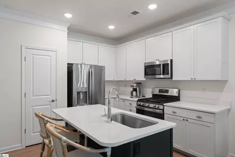 Kitchen - 181 Caledonia Dr, Easley, SC 29642 photo 2 of 2