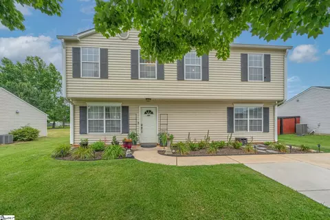 305 Tripmont Ct, Simpsonville, SC 29680