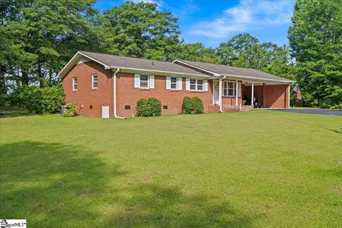 195 Seigle Dr, Inman, SC 29349