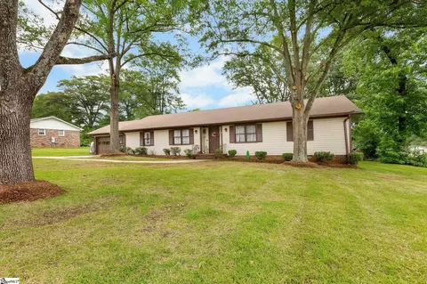 106 Lakemont Dr, Greer, SC 29651