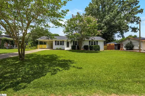 615 Creighton Dr, Taylors, SC 29687