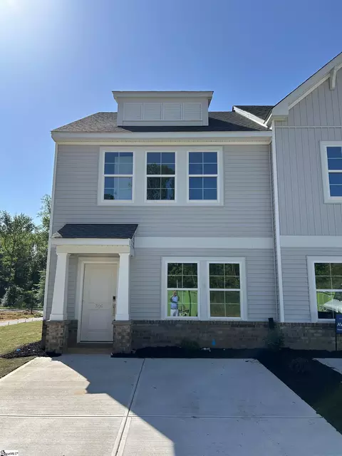 316 Cambrian Ct, Taylors, SC 29687