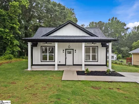 119 Woodland Dr # A, Fountain Inn, SC 29644