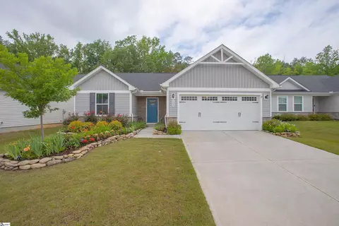 300 Stockland Trl, Fountain Inn, SC 29644