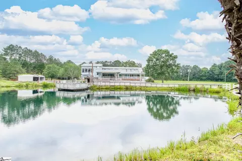 206 Bull Hill Rd, Gray Court, SC 29645