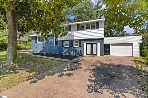 106 Chesterfield Rd, Greenville, SC 29605