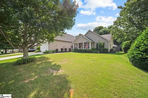 129 Worcester Ln, Easley, SC 29642 photo 3