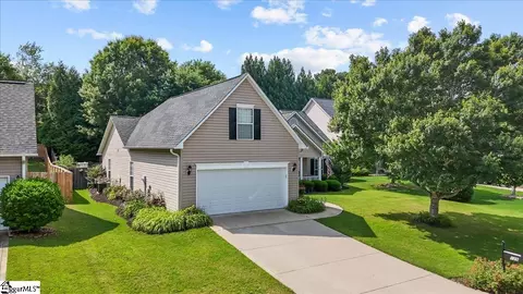 129 Worcester Ln, Easley, SC 29642 photo 2