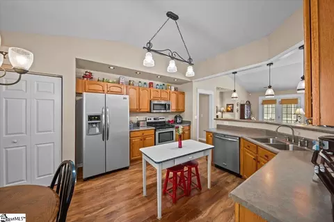 129 Worcester Ln, Easley, SC 29642 photo 9