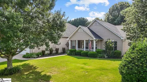 129 Worcester Ln, Easley, SC 29642 photo 4