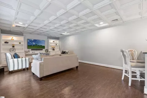 Living - 435 Grayson Dr, Moore, SC 29369 photo 2 of 2