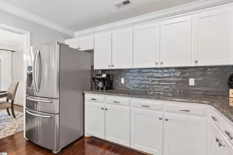 Kitchen - 435 Grayson Dr, Moore, SC 29369 photo 2 of 5