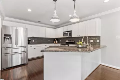 Kitchen - 435 Grayson Dr, Moore, SC 29369 photo 4 of 5