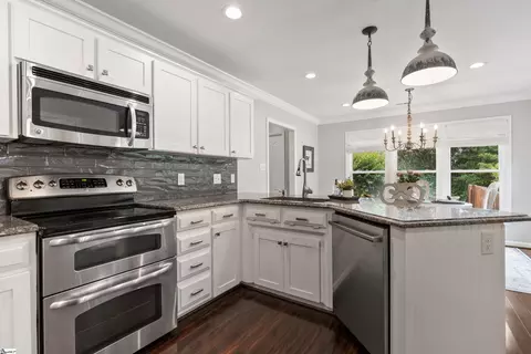 Kitchen - 435 Grayson Dr, Moore, SC 29369 photo 3 of 5