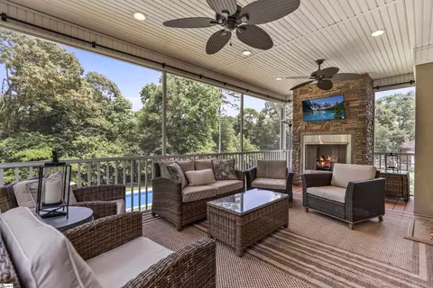 Exterior - 435 Grayson Dr, Moore, SC 29369 photo 4 of 7