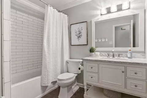 Bath - 435 Grayson Dr, Moore, SC 29369 photo 3 of 3