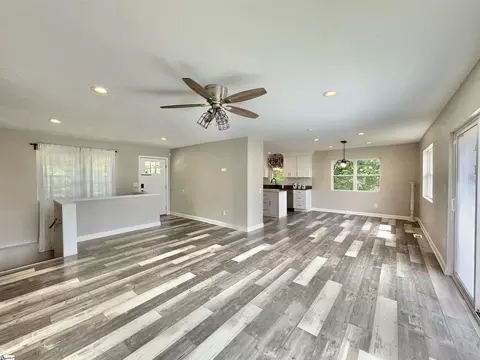 Living - 409 Pleasant View Rd, Pickens, SC 29671 photo 1 of 4