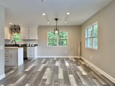 Living - 409 Pleasant View Rd, Pickens, SC 29671 photo 2 of 4