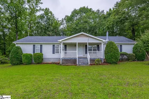 727 Cavins Rd, Woodruff, SC 29388
