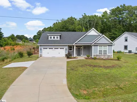 220 Plantation Rd, Greenville, SC 29605