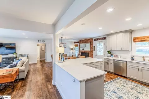 301 Devenger Rd, Greer, SC 29650 photo 6