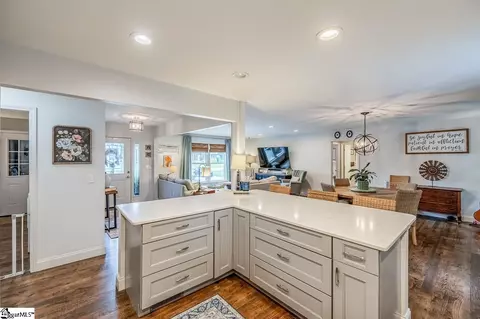 301 Devenger Rd, Greer, SC 29650 photo 9