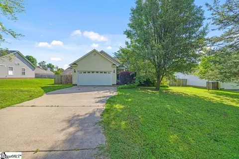353 Old John Dodd Rd, Boiling Springs, SC 29316