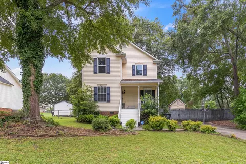136 Loblolly Dr, Spartanburg, SC 29303