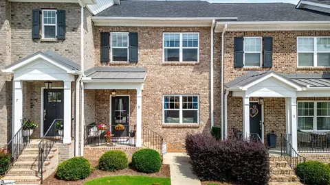 9 Peckham St, Greenville, SC 29607
