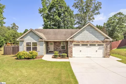 816 E Darby Rd, Taylors, SC 29687